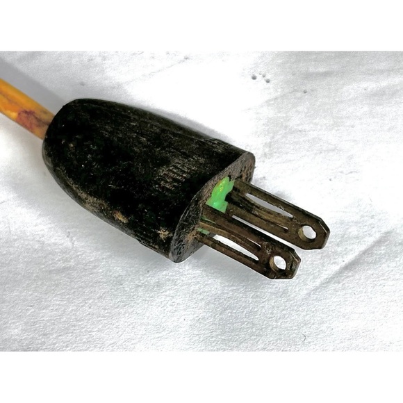 Host Pick VINTAGE BAKELITE ZENITH VACUUM TUBE RADIO Original Plug. Art Deco - Picture 8 of 13